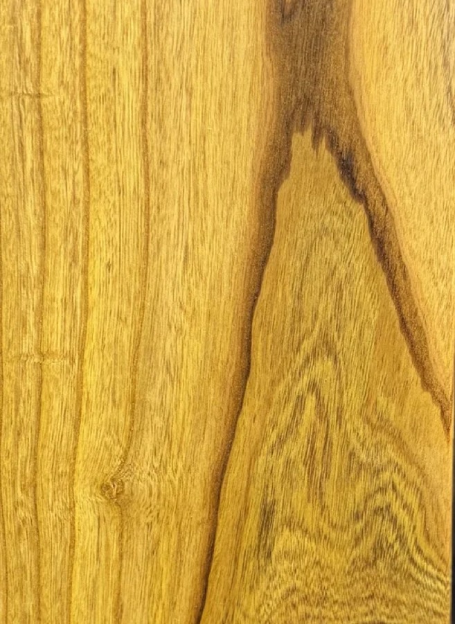 Closer detail of Mulberry grain figure