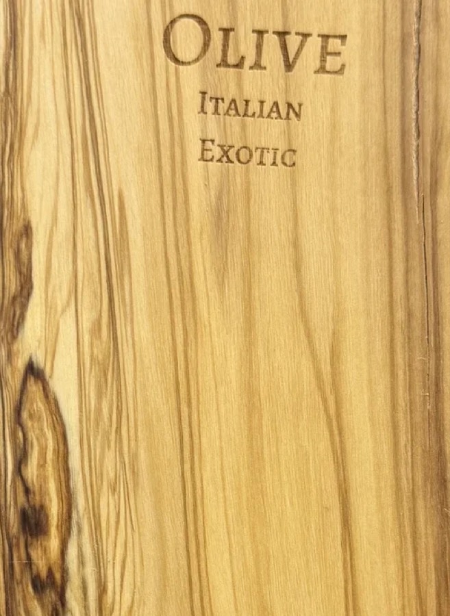 Closer detail of Olive grain figure